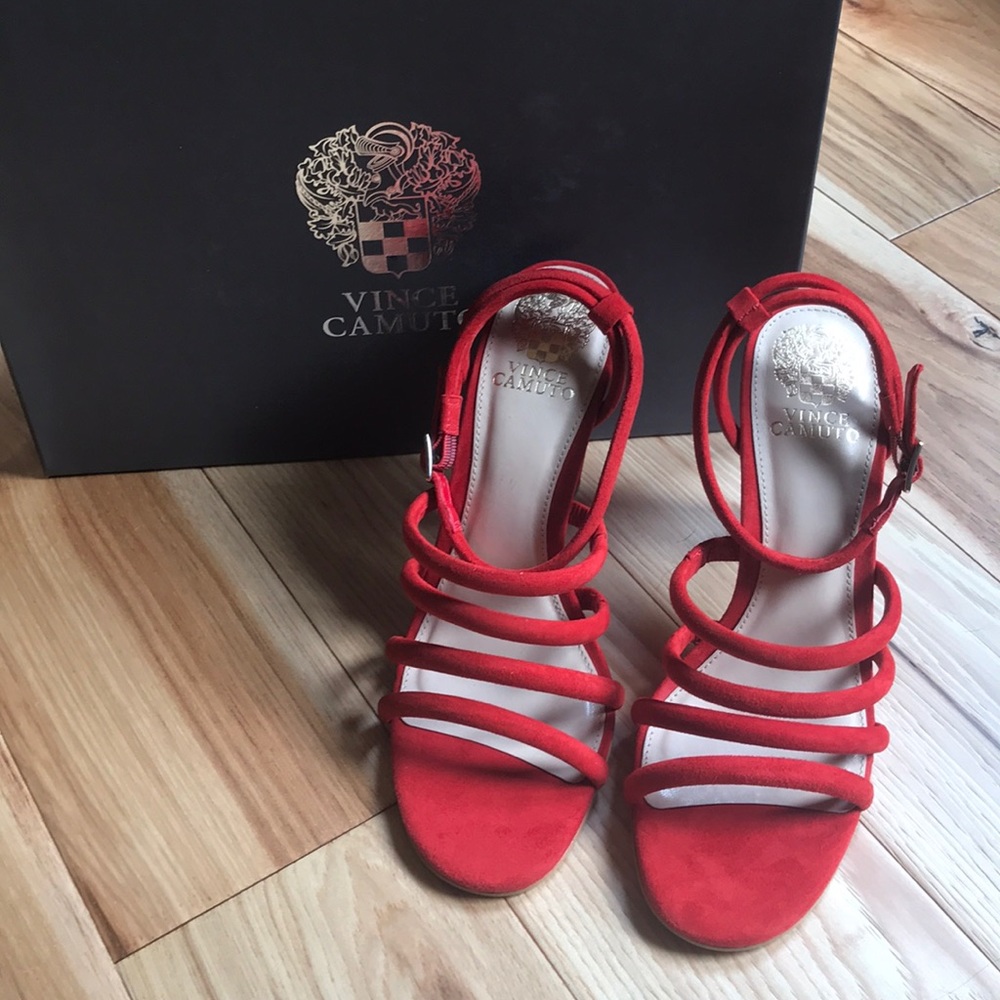 NWT Gorgeous red high heels - Picture 2 of 5